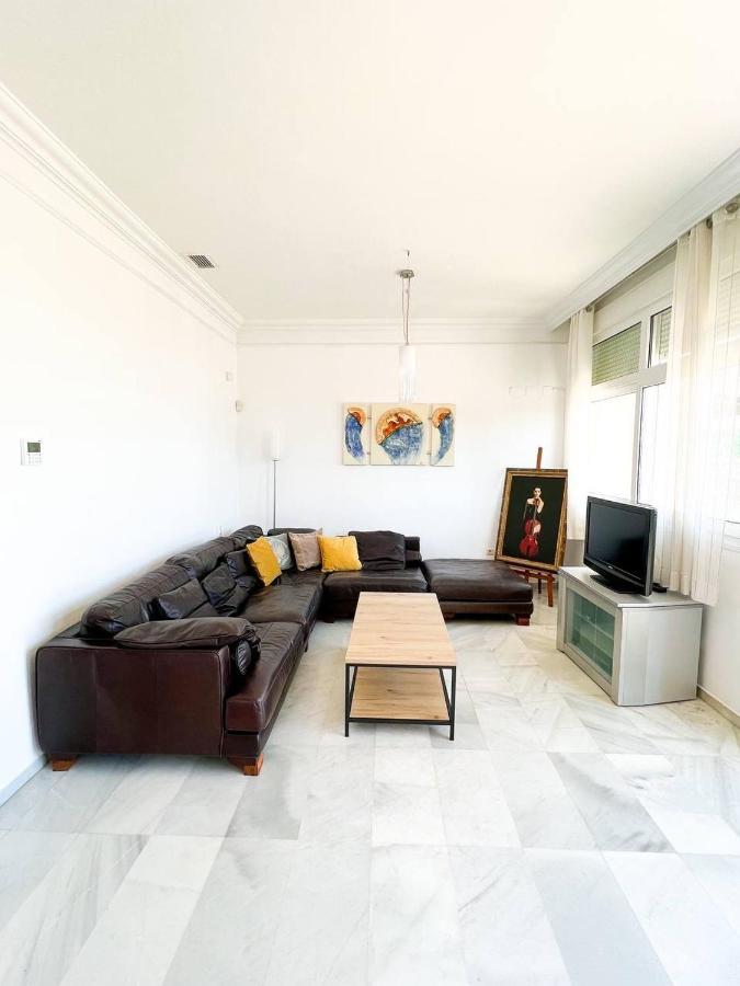 Modern Three-Level Apartment Near The Sea Benalmádena Kültér fotó